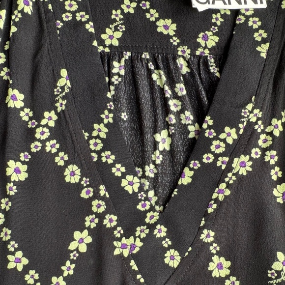 NWT GANNI Printed Floral Crepe V-Neck Blouse Black Margarita Size 34 (S/M) - Picture 4 of 15